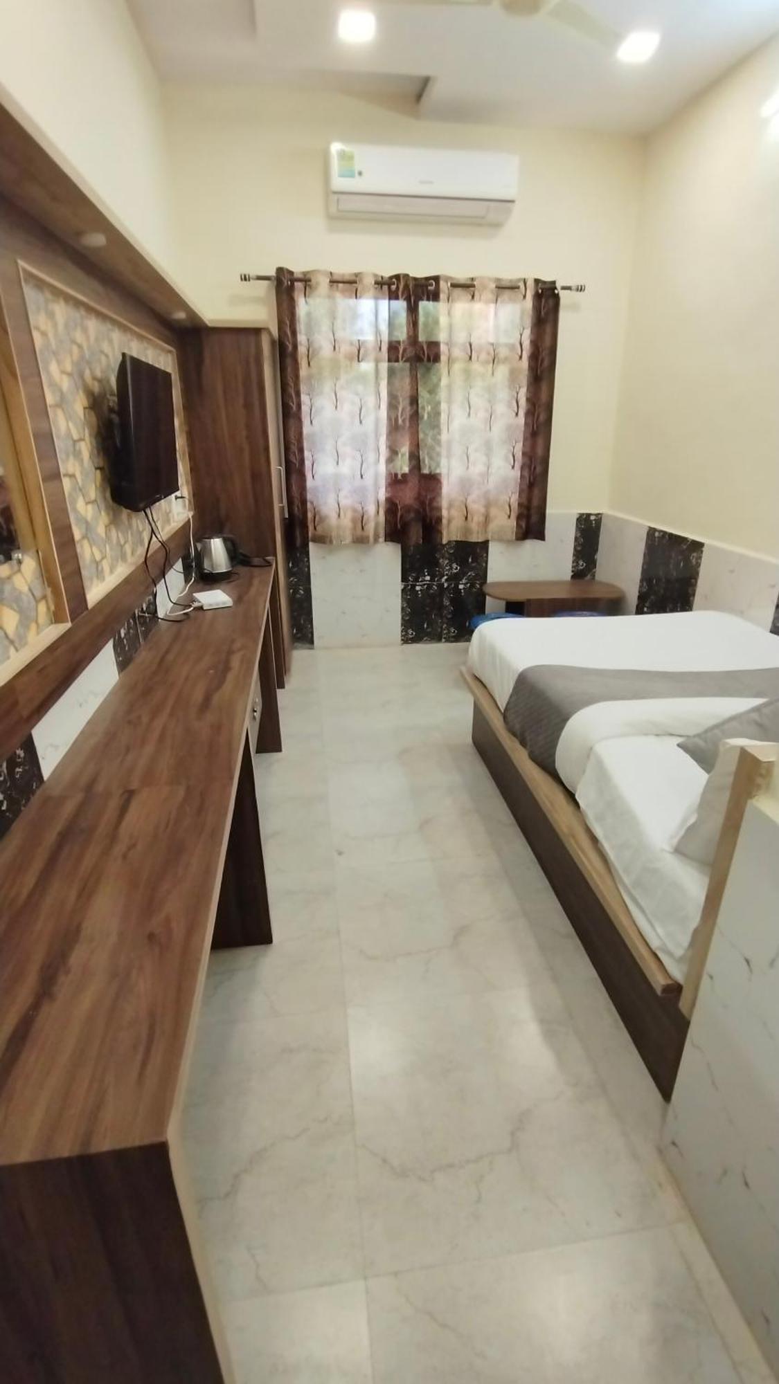 Hotel Grand Vijay พุชการ์ ภายนอก รูปภาพ