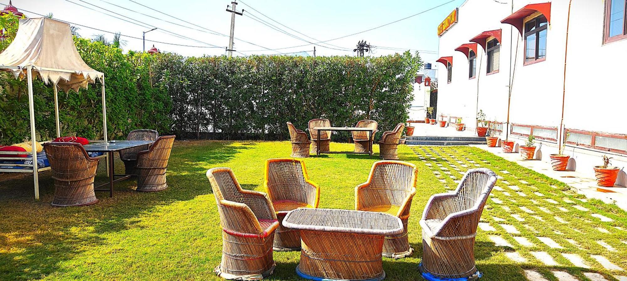 Hotel Grand Vijay พุชการ์ ภายนอก รูปภาพ