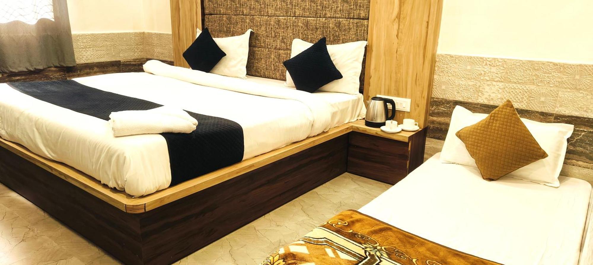 Hotel Grand Vijay พุชการ์ ภายนอก รูปภาพ