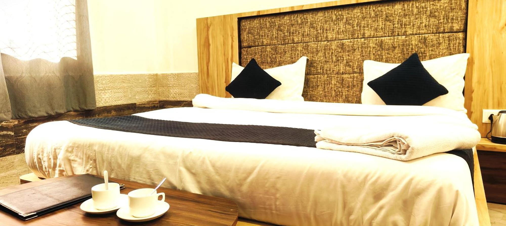 Hotel Grand Vijay พุชการ์ ภายนอก รูปภาพ
