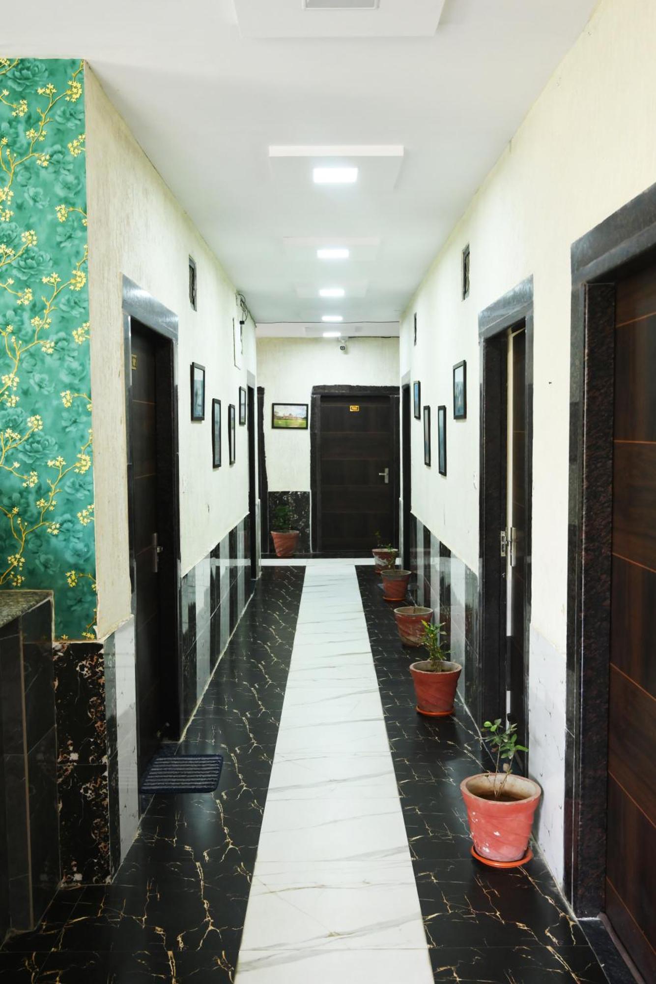 Hotel Grand Vijay พุชการ์ ภายนอก รูปภาพ